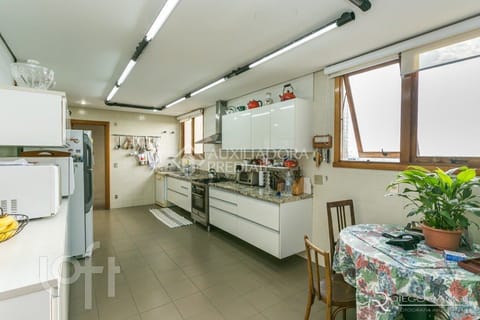 Image 48 - 227379